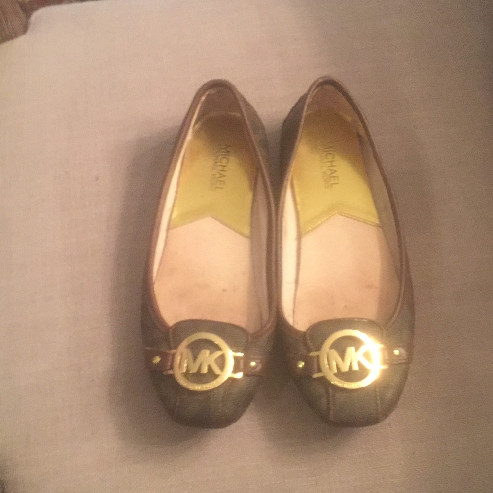 Michael Kors signature drivers. Gold medillians.